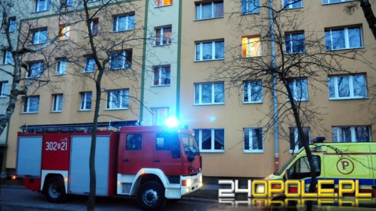 Starsza kobieta zaprószyła ogień w mieszkaniu