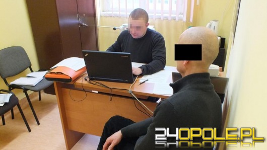 Groził, że zabije kobietę i porwie jej dziecko, jak nie zapłaci haraczu