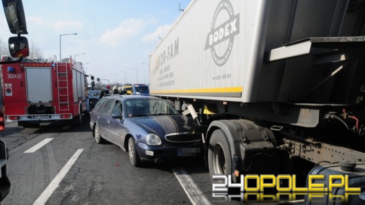 Wypadek na obwodnicy - kierowca forda zajechał drogę audi