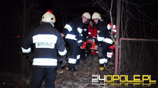 Młoda kobieta spacerowała po dachu pustostanu. Spadła do szybu windowego.