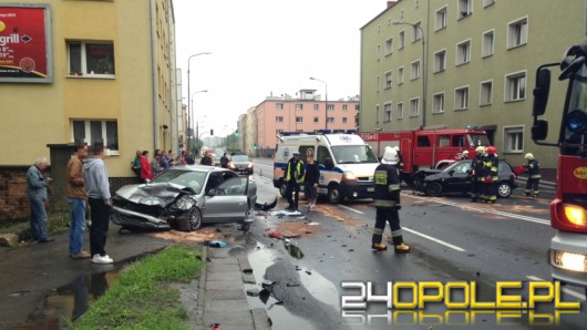 Dwa groźne wypadki na ulicy Niemodlińskiej w Opolu. 5 osób rannych.