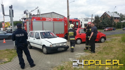 75-letnia kierująca zignorowała czerwone światło