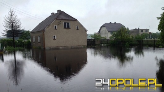 Lokalne podtopienia w całym województwie. 5 rzek przekroczyło stany alarmowe.