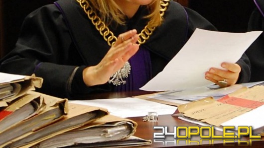 Lekarz z Olesna usłyszał 24 zarzuty korupcji