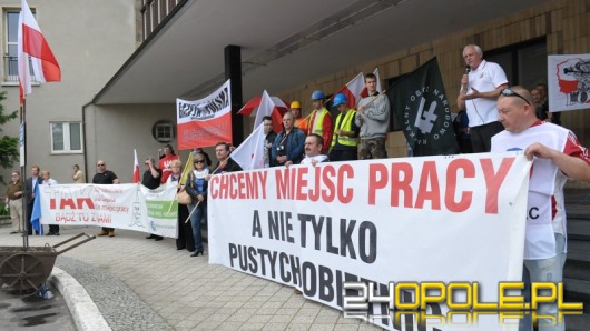 Związkowcy pikietowali w sprawie Elektrowni Opole