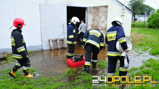 Ulewne deszcze spowodowały lokalne podtopienia w całym województwie