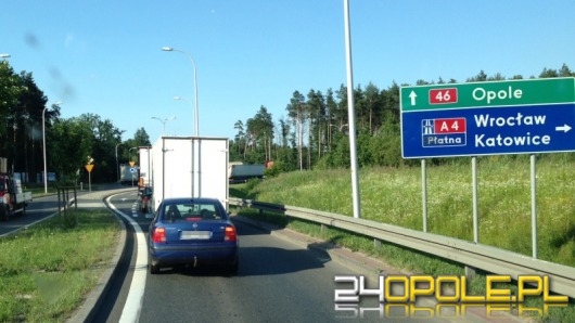 Ciężarówka staranowała bramkę na autostradzie A4