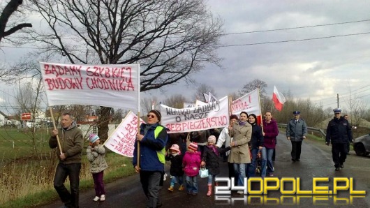 Mieszkańcy Konradowej protestami wywalczyli przebudowę drogi