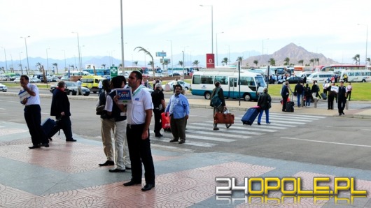 Biura podróży zawieszają wyloty do Egiptu
