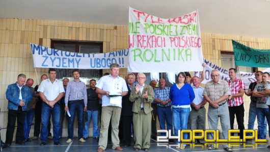 Rolnicy protestowali pod Urzędem Wojewódzkim