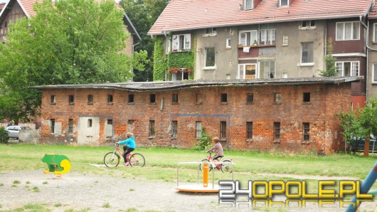 Pustostan grozi zawaleniem, mieszkańcy apelują o rozbiórkę