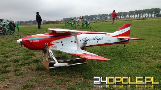 Najlepsi modelarze rywalizują na lotnisku pod Grodkowem
