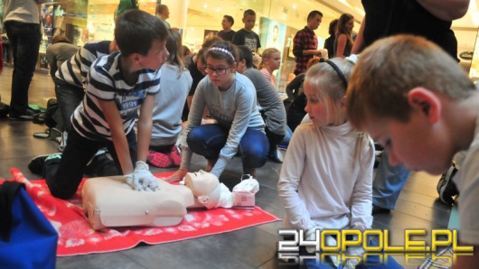 "Restart a Heart" w Opolu. Kilkaset osób ćwiczyło reanimację.