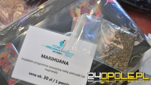 Jeeli jeste facetem szukajcym drugiego faceta czy to do przyjani czy zwizku partnerskiego zobacz kategorie Pan szuka Pana - Chopak pozna Chopaka Lewin Brzeski. Anonse Pan szuka Pana Kawaler szuka