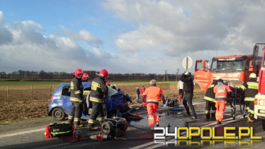 Tragedia pod Opolem. Matiz zderzył się z cysterną.