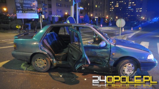 Wypadek na Zaodrzu. Dwie osoby ranne.
