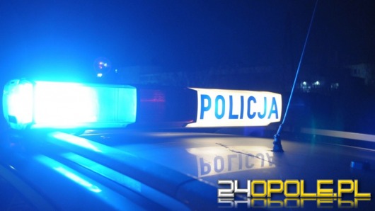 Pijany ojciec zasnął obok wózka z niemowlakiem