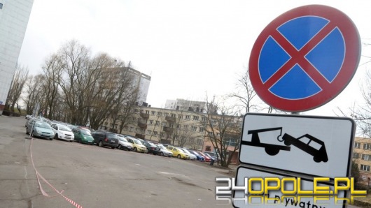 Mieszkańcy ulicy Spychalskiego stracili darmowy parking pod blokiem