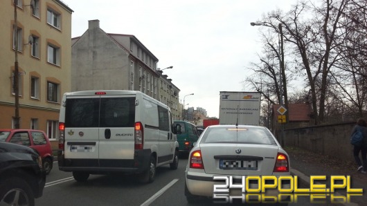 Obwodnica zamknięta, Opole stoi w korkach