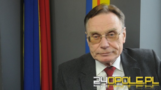 Namysło: Absolwenci nie mają pracować przy kasie