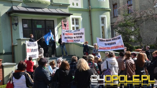 Pielęgniarki wyszły protestować na ulice Brzegu