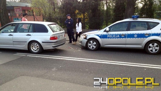 Policyjny radiowóz zderzył się z BMW