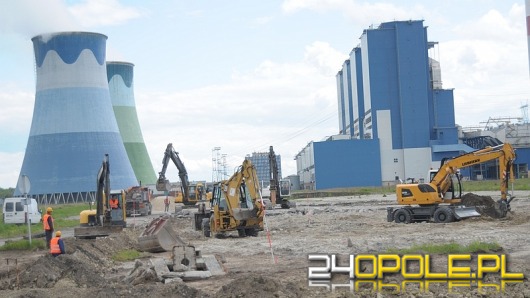 Ciężki sprzęt wjechał na budowę Elektrowni Opole