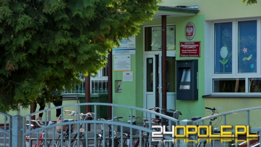 Uczeń rzucił się z nożem na nauczycielkę