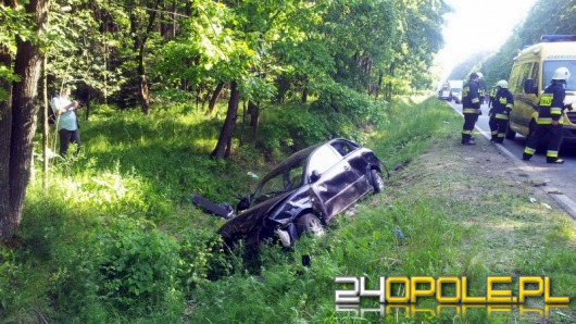 Seat dachował na prostej drodze