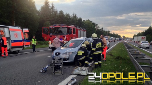 Kobieta zawracała na autostradzie, wjechała pod ciężarówkę