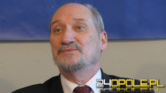 Macierewicz w Opolu: PO cofa nas do czasów Gierka