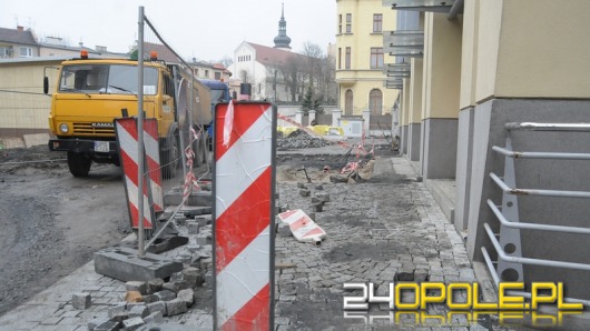 Przedszkolaki nie mają łatwo na Małym Rynku. Zlikwidowano im przejście.