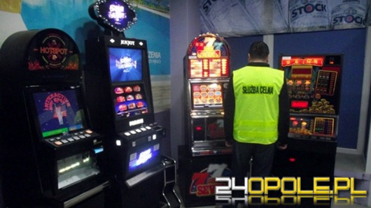 Celnicy zarekwirowali 31 nielegalnych automatów do gier
