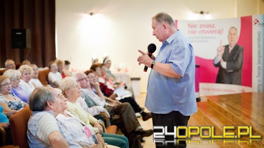 Michał Fajbusiewicz ostrzega seniorów przed oszustami