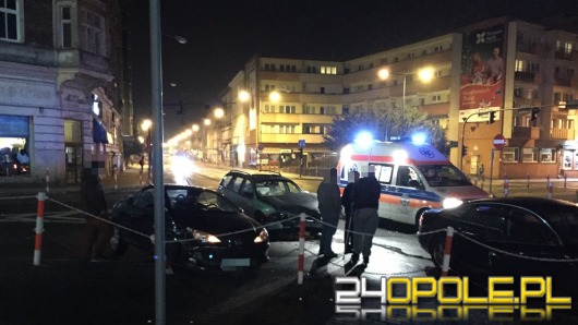 Opel i peugeot zderzyły się w centrum Opola