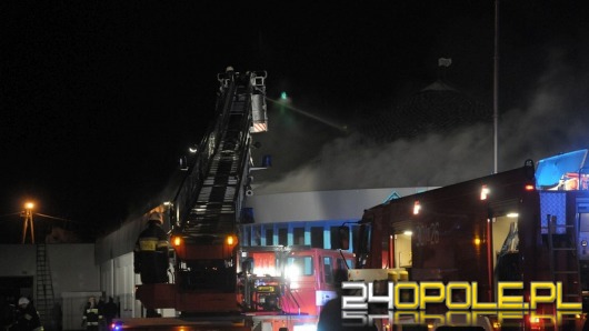 60 strażaków gasiło pożar zakładu stolarskiego