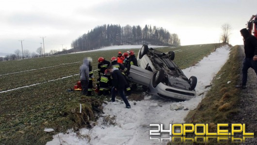 Volkswagen dachował pod Jarnołtówkiem