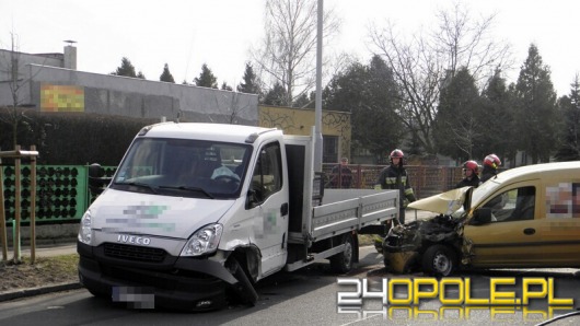 Dwóch kierowców rannych po wypadku w Brzegu