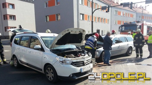 Wypadek na skrzyżowaniu, dzieci trafiły do szpitala