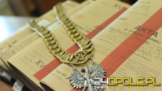 Rodzic zastępczy molestował 14-latkę. Dziewczyna zaszła w ciążę.