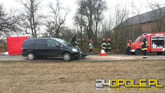 Motocyklista zginął po czołowym zderzeniu z autem