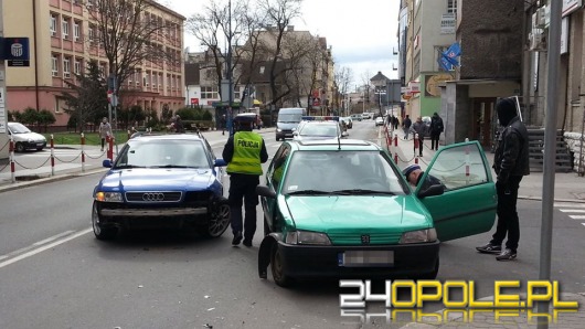 Wypadek w centrum Opola, ciężarna kobieta w szpitalu