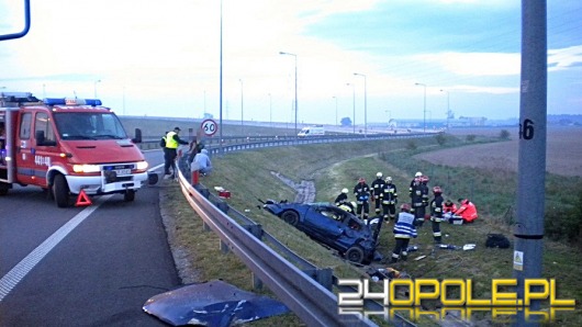 Wypadek na A4. Kierowca peugeot zginął, trzy osoby zostały ranne.
