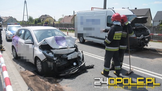 Czołowe zderzenie w Źlinicach, jedna osoba ranna