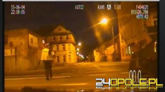 Pijany kierowca bez prawa jazdy uciekał przed policją