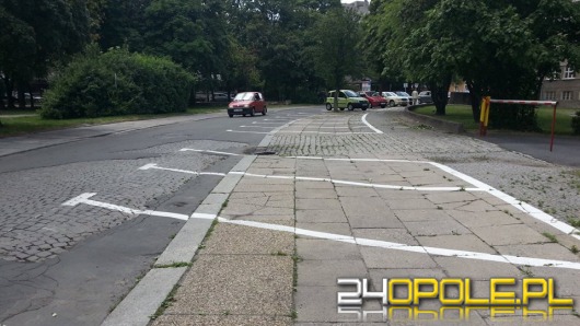 Kończy się malowanie nowych oznaczeń miejsc parkingowych