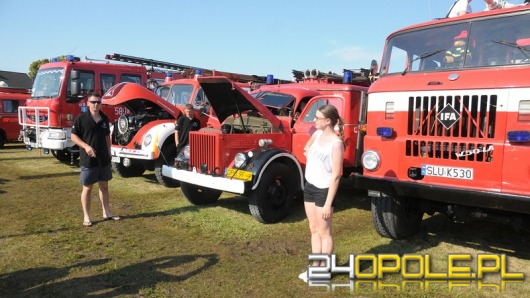 Blisko sto strażackich samochodów można podziwiać w Główczycach