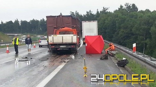 Kierowca auta dostawczego zginął w wypadku na autostradzie