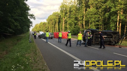 Tragiczny wypadek w Dębskiej Kuźni. 2 osoby nie żyją, a jest 9 rannych.