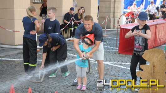 Na opolskim rynku trwa strażacki festyn